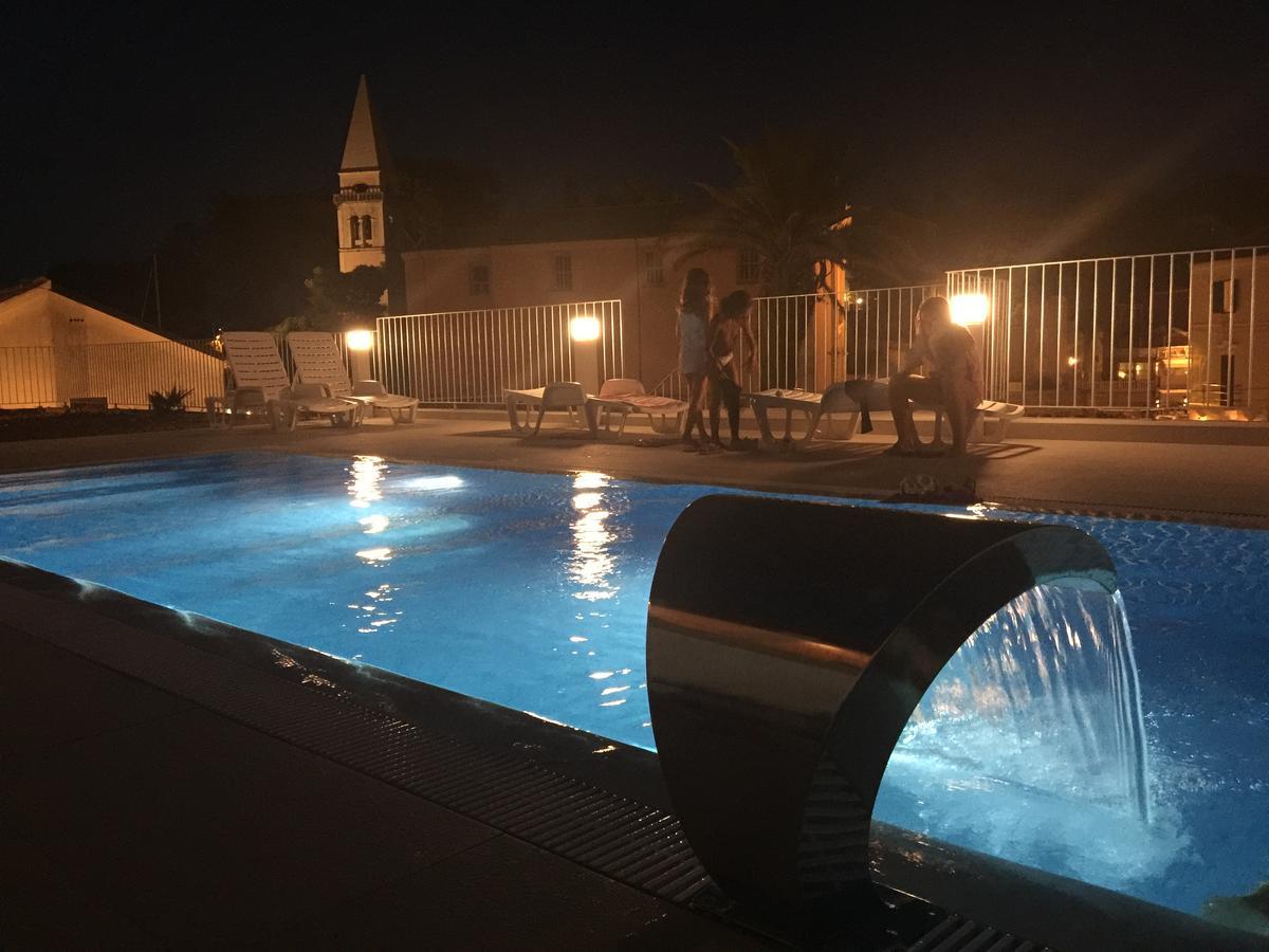 Hotel Vila Conte Veli Lošinj Zewnętrze zdjęcie