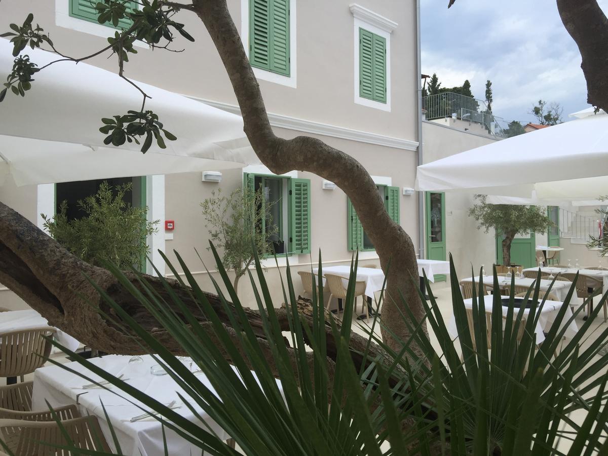 Hotel Vila Conte Veli Lošinj Zewnętrze zdjęcie