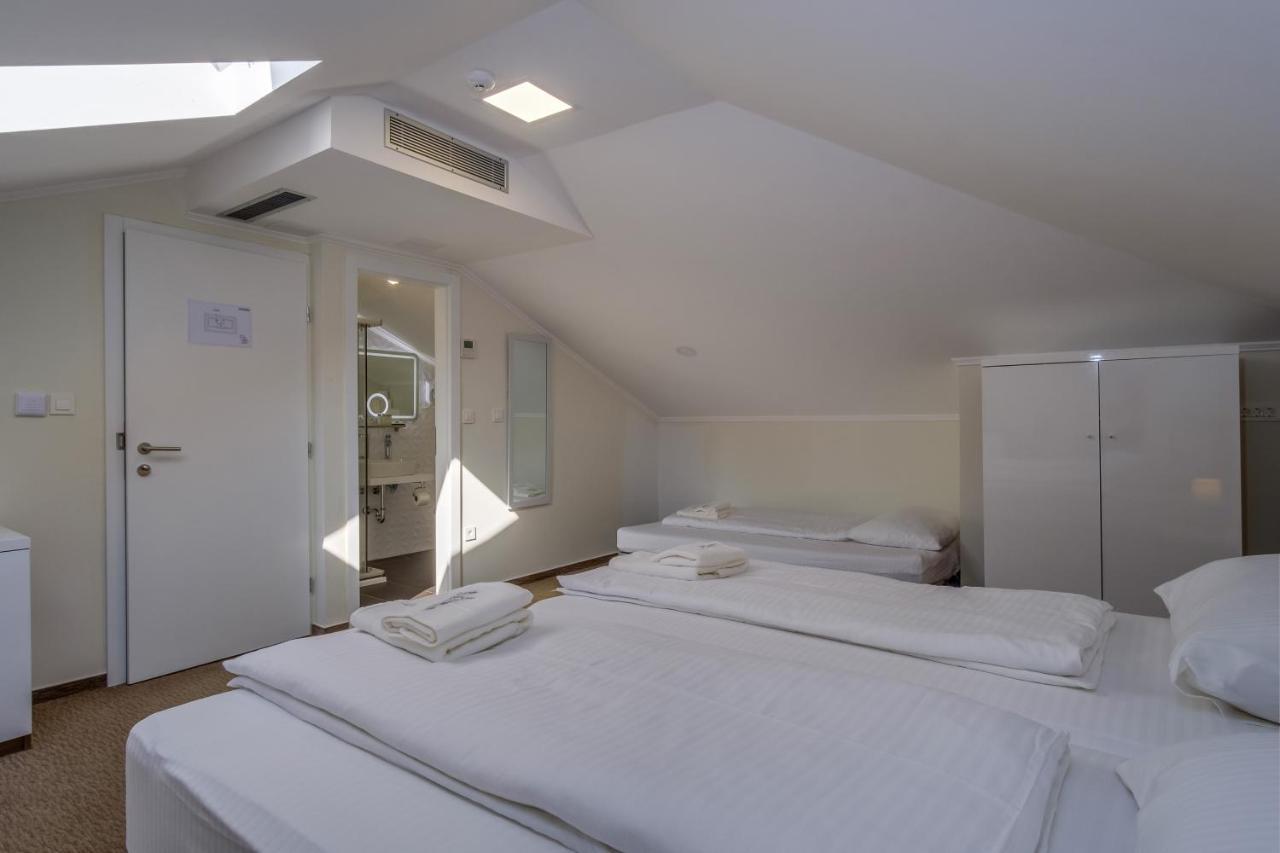 Hotel Vila Conte Veli Lošinj Zewnętrze zdjęcie
