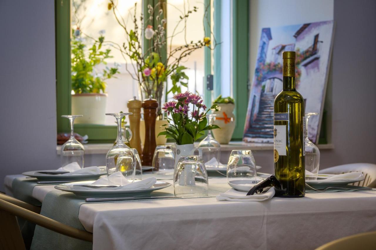 Hotel Vila Conte Veli Lošinj Zewnętrze zdjęcie