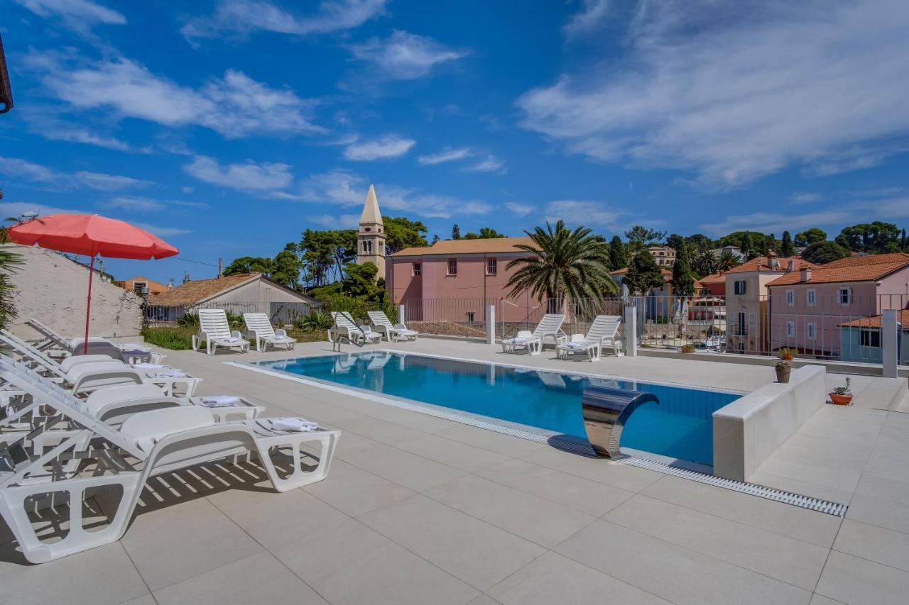 Hotel Vila Conte Veli Lošinj Zewnętrze zdjęcie