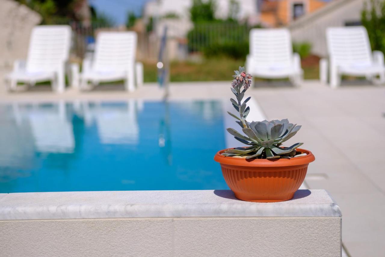 Hotel Vila Conte Veli Lošinj Zewnętrze zdjęcie