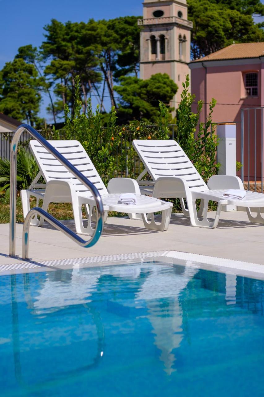Hotel Vila Conte Veli Lošinj Zewnętrze zdjęcie
