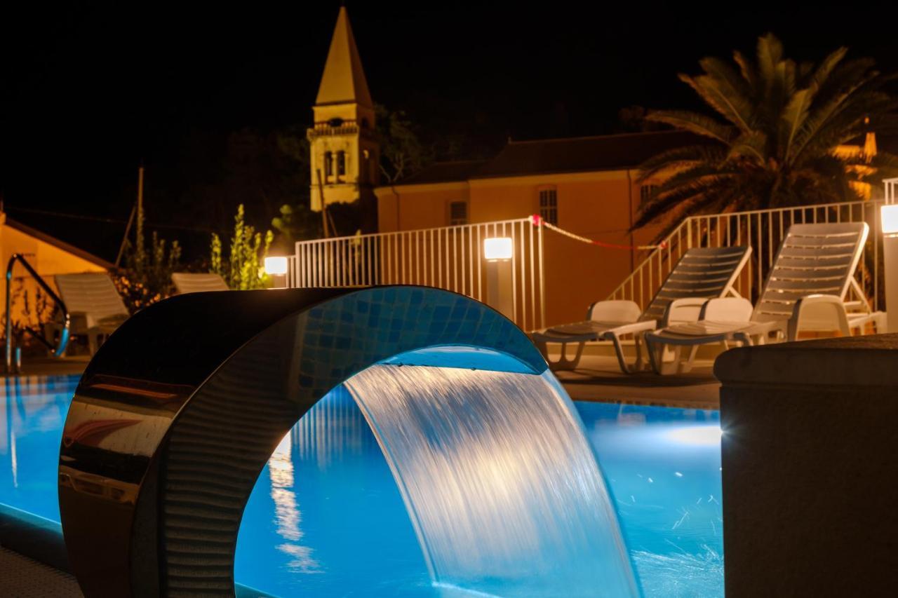 Hotel Vila Conte Veli Lošinj Zewnętrze zdjęcie